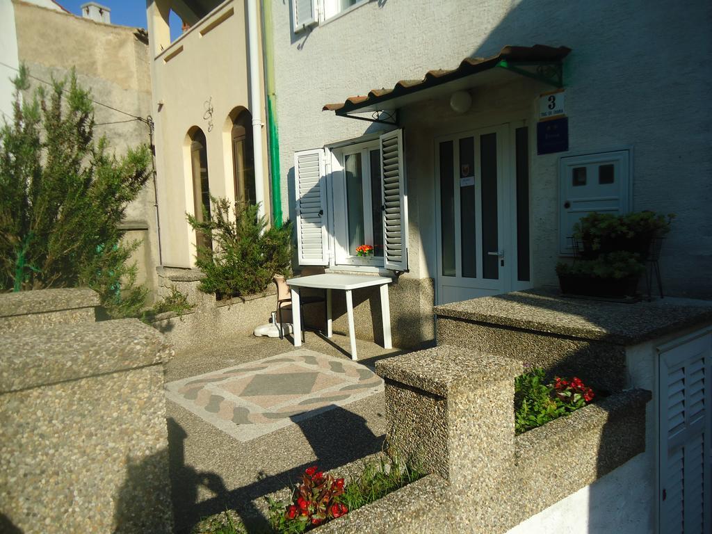 Apartment Filip Vrbnik Exterior photo