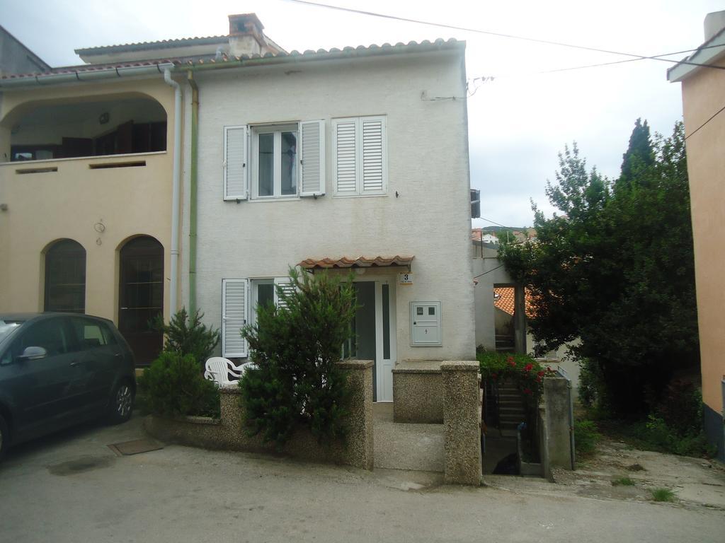 Apartment Filip Vrbnik Exterior photo