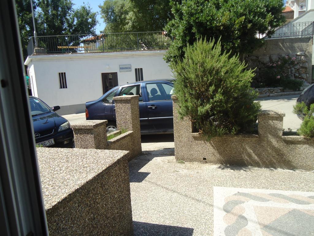 Apartment Filip Vrbnik Exterior photo
