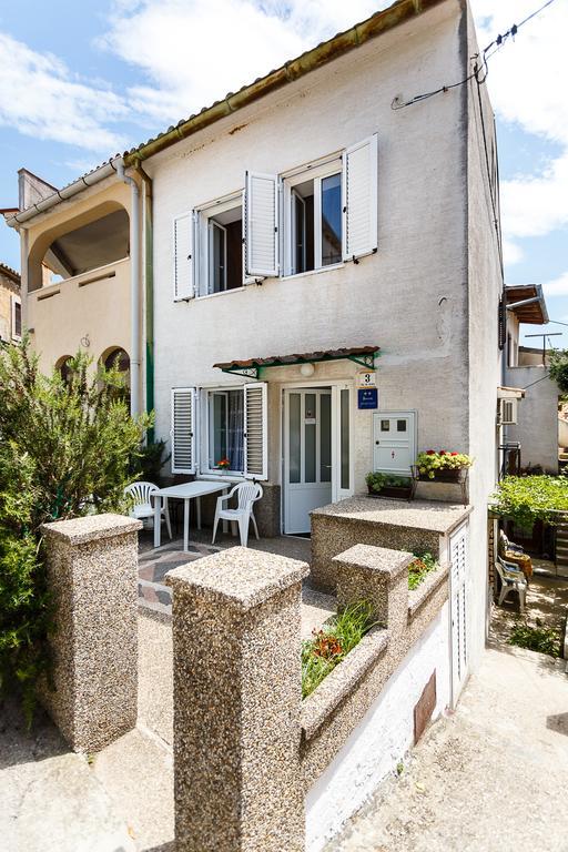 Apartment Filip Vrbnik Exterior photo